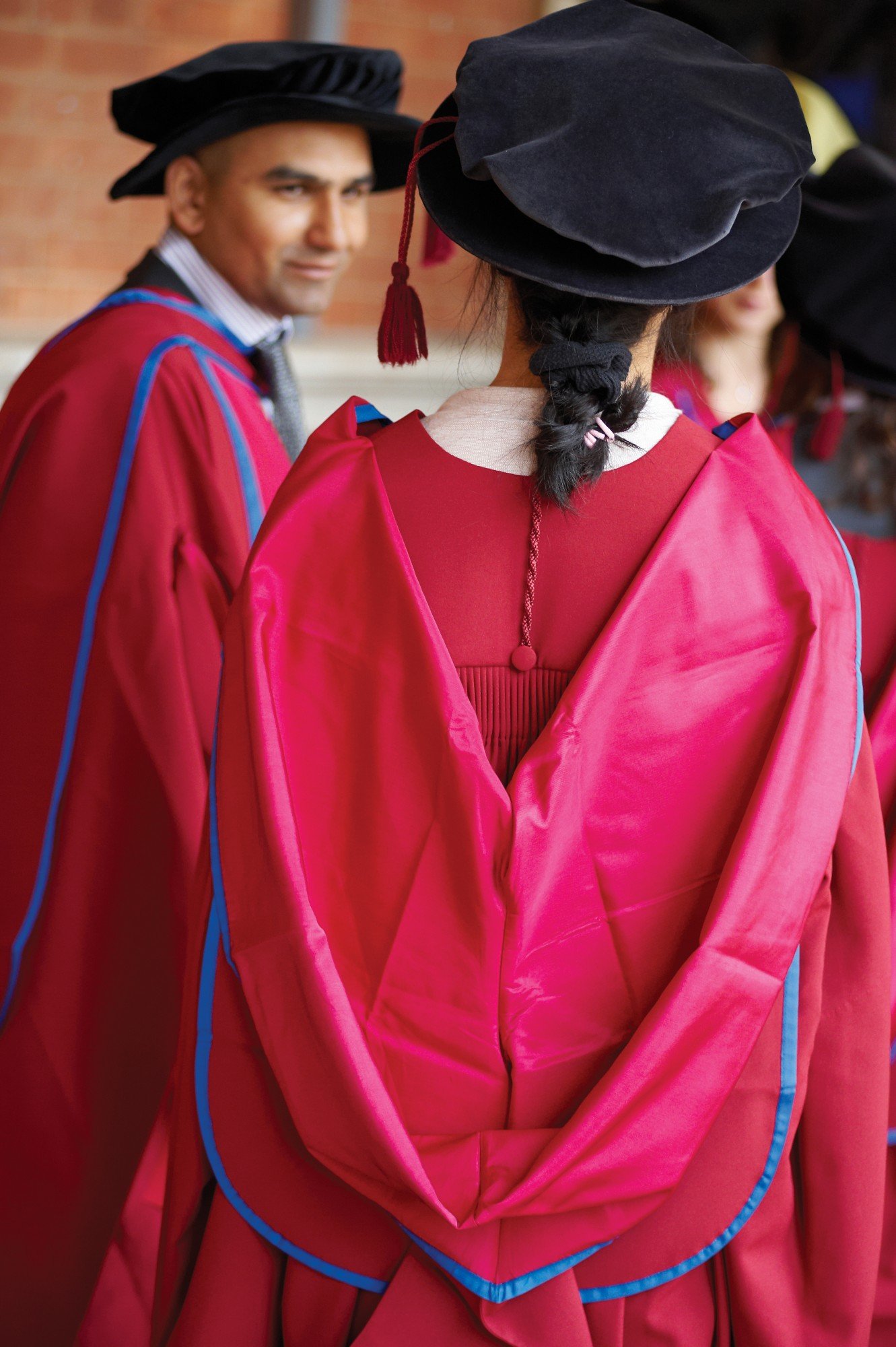 39 Best Graduation Dresses & Outfits According to 2023 Alumni | Glamour UK